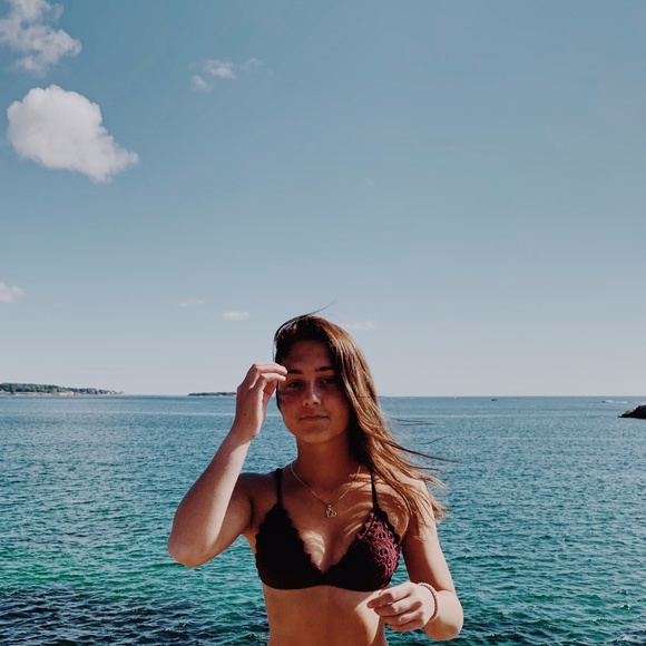 Meet your Posher, Ahneka - Picture 1 of 1